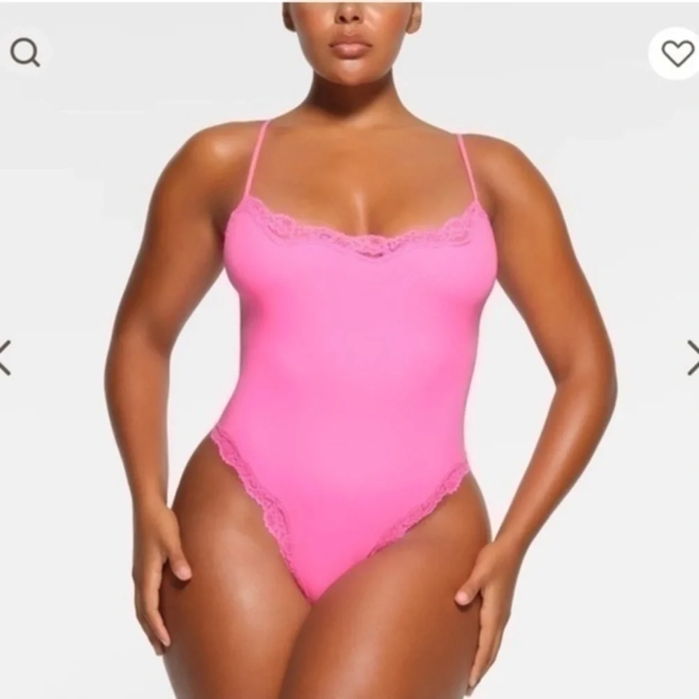 Skims Fits Everybody Lace Cami Bodysuit - Picture 4 of 5